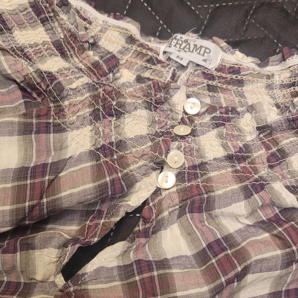 Tramp Vintage Open Back Button Collar